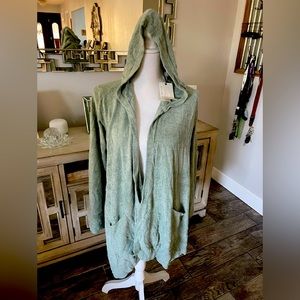 Barefoot Dreams Authentic sweater new with tags size Large, XL and 1x
